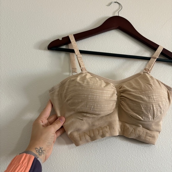 Kindred Bravely Sublime® Hands-Free Pumping & Nursing Bra Beige Tan Size Medium - Picture 5 of 9